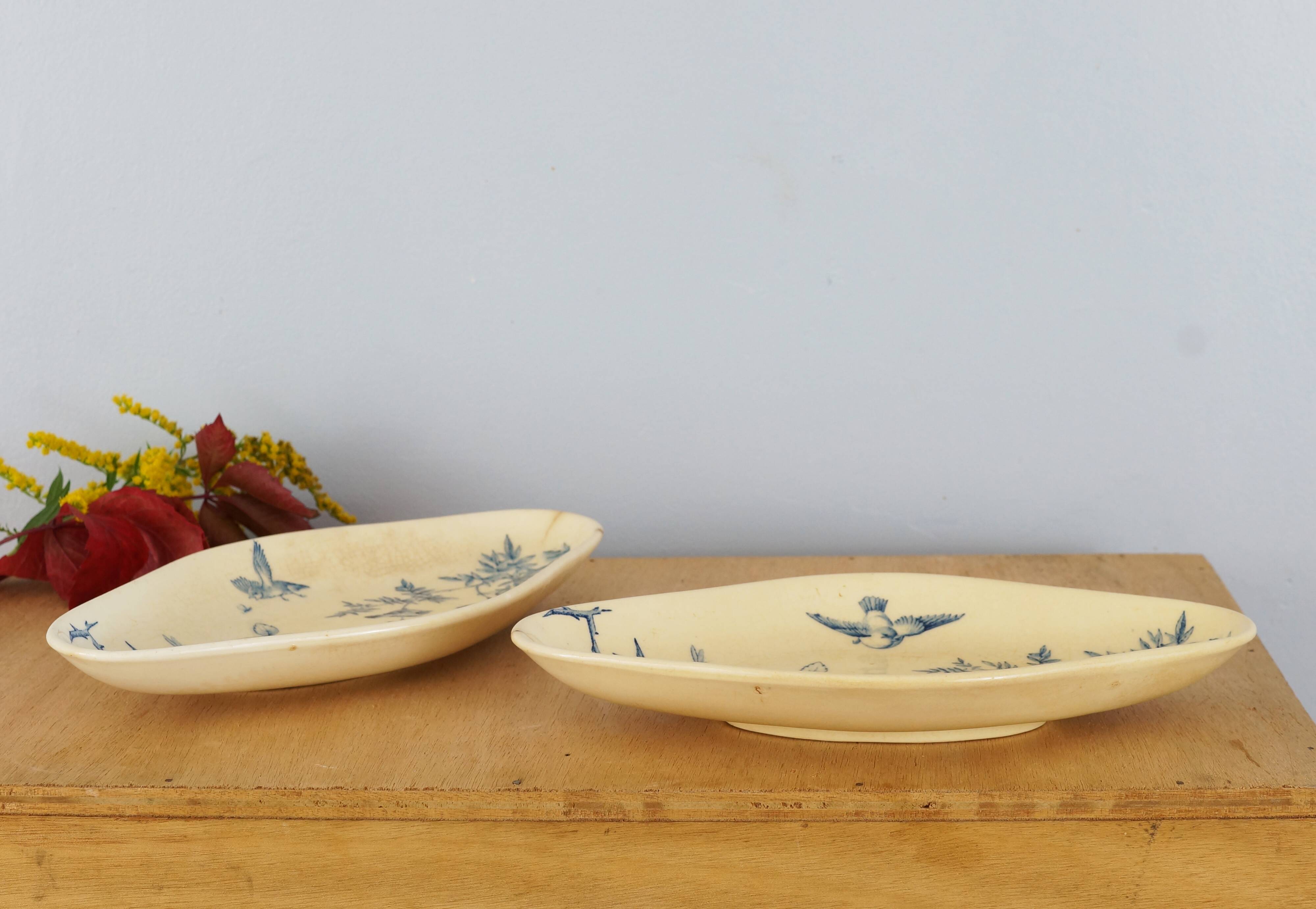 Set of two raviers or old iron soap dish