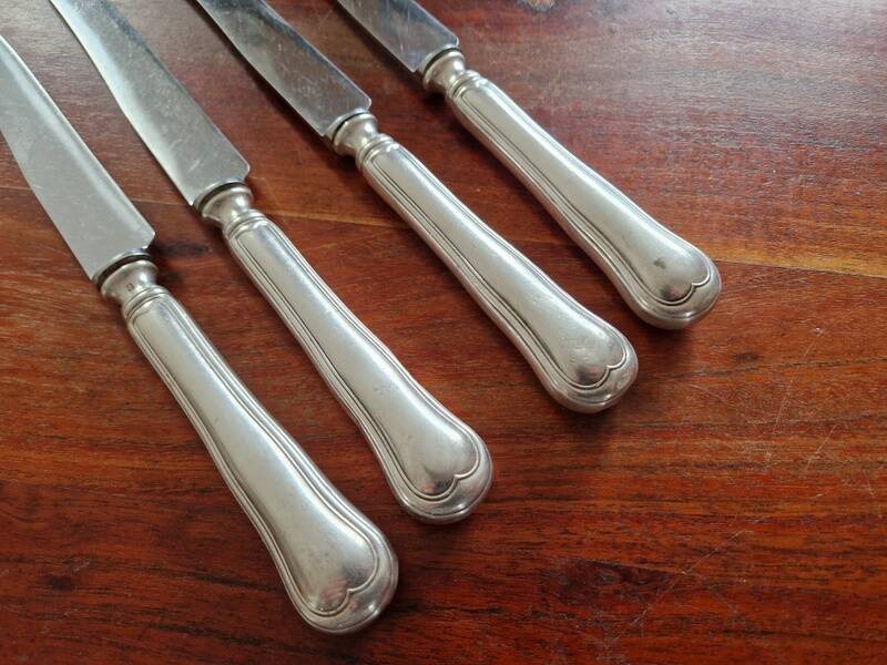 REX - Lot of 4 table knives model Chinon with silver-plated metal contour.