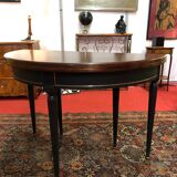 Half-moon table with extensions