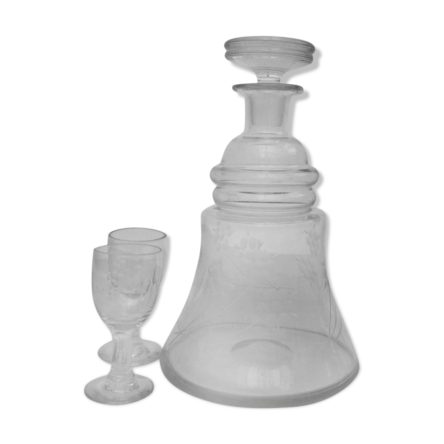 Carafe chiseled glass with 2 glasses