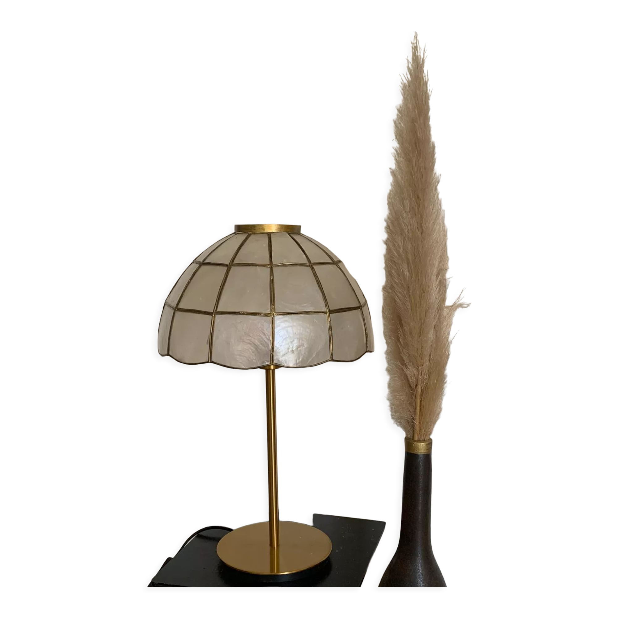 Bicolor mother-of-pearl lamp with a golden foot