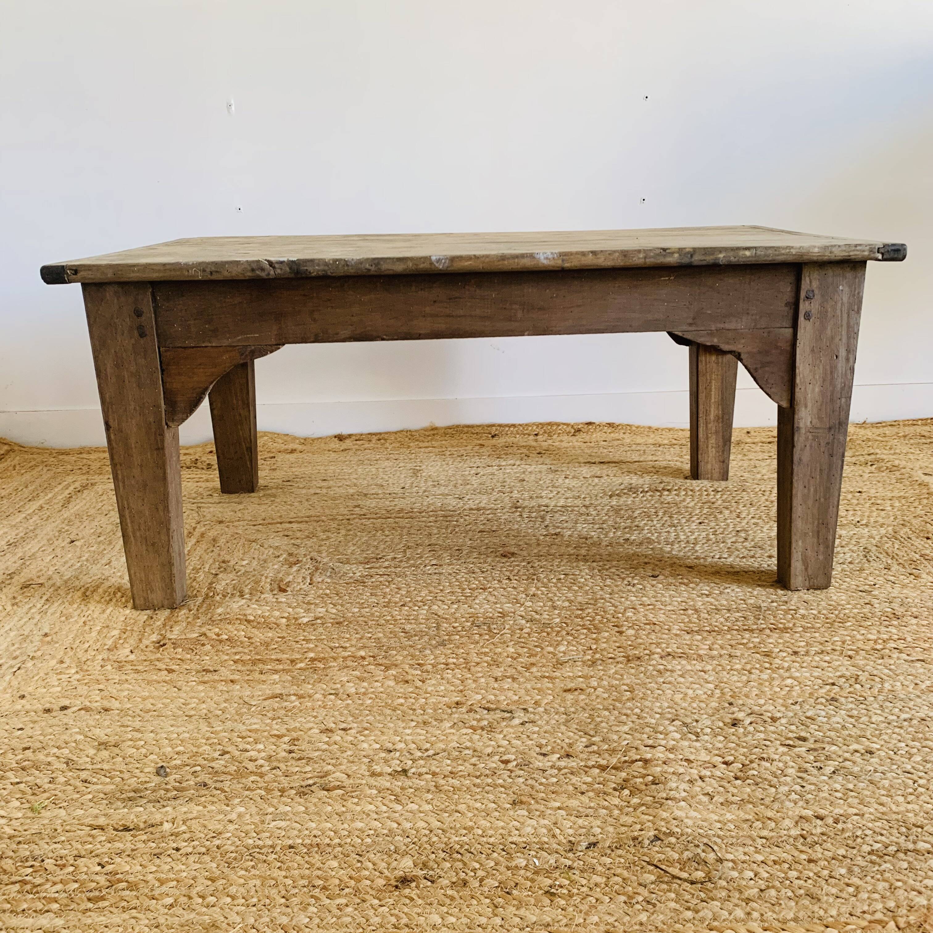 Table basse de ferme