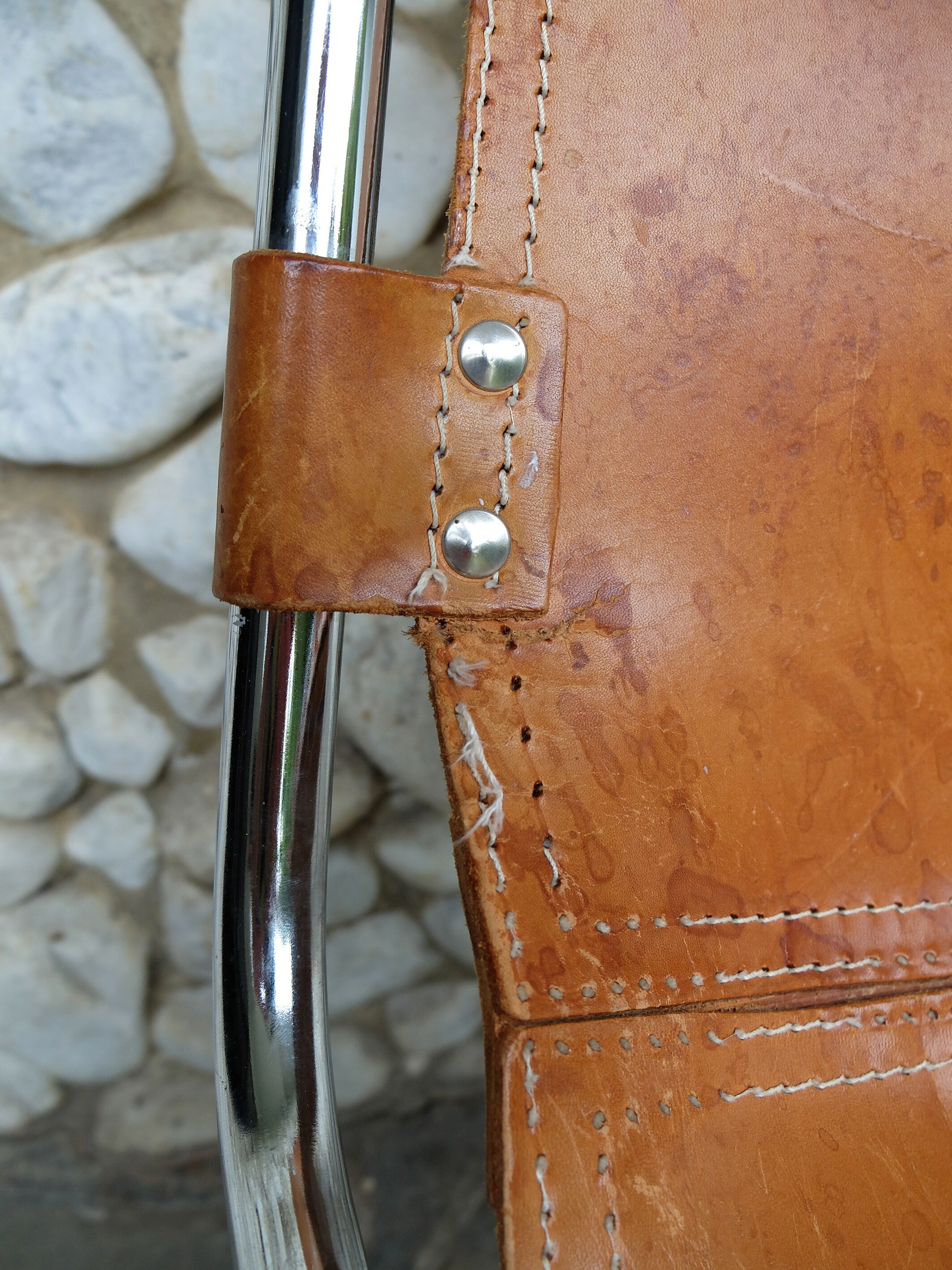 Chaise vintage Les Arcs en cuir, éditée par Dal Vera