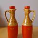 Oil and vinegar service in ceramic and wood