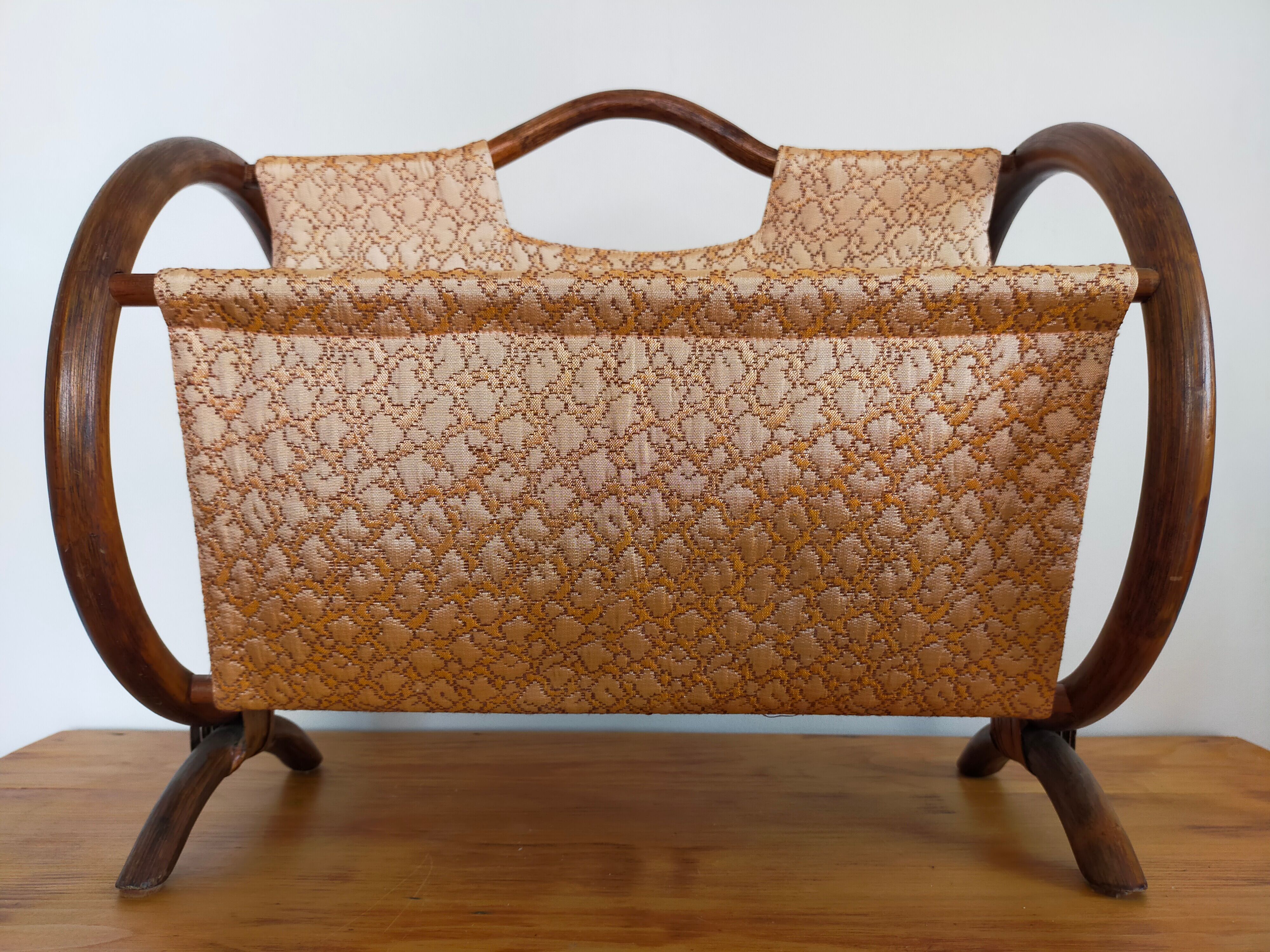 Magazine holder in rattan and vintage fabrics