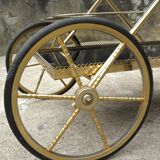 Rolling dessert in gold metal