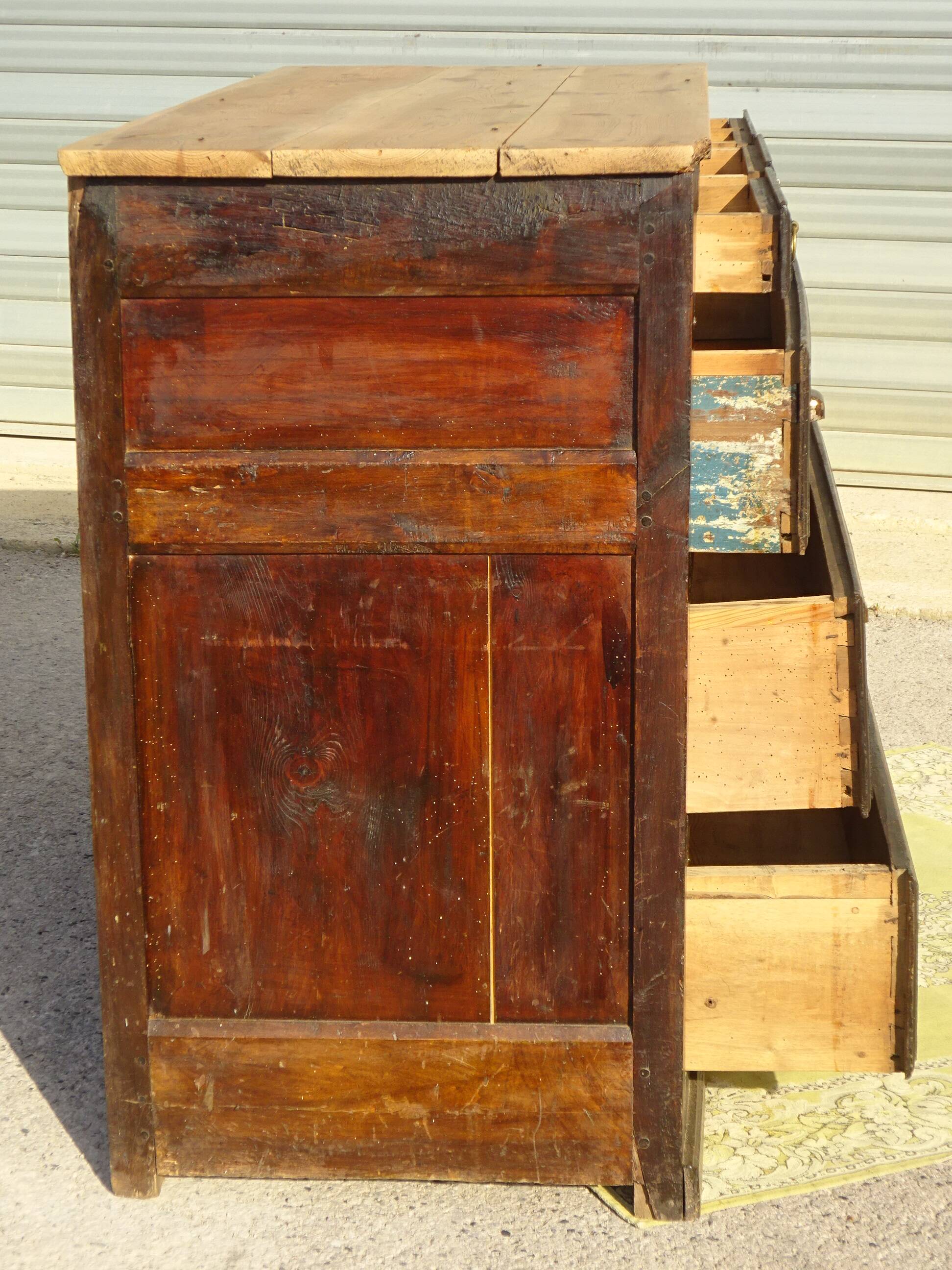 Grand meuble à tiroirs, ancienne pantalonnière