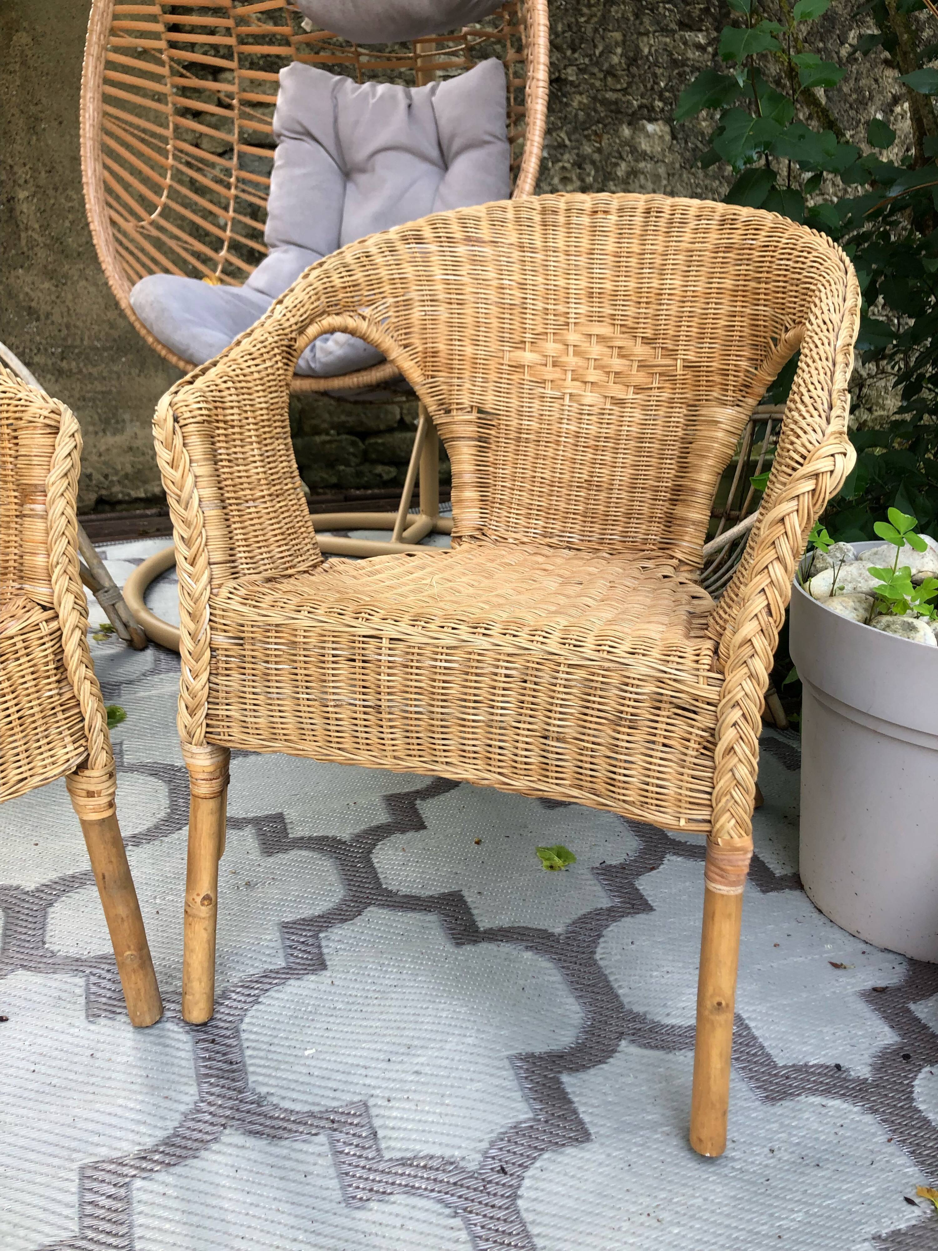 Pair of wicker armchairs