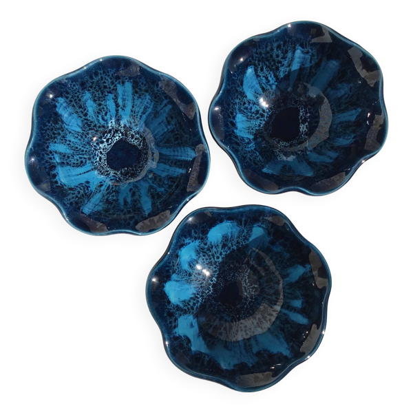 3 Coupelles Vallauris bord ondulé bleu profond