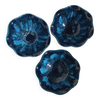 3 Vallauris Cups deep blue wavy edge