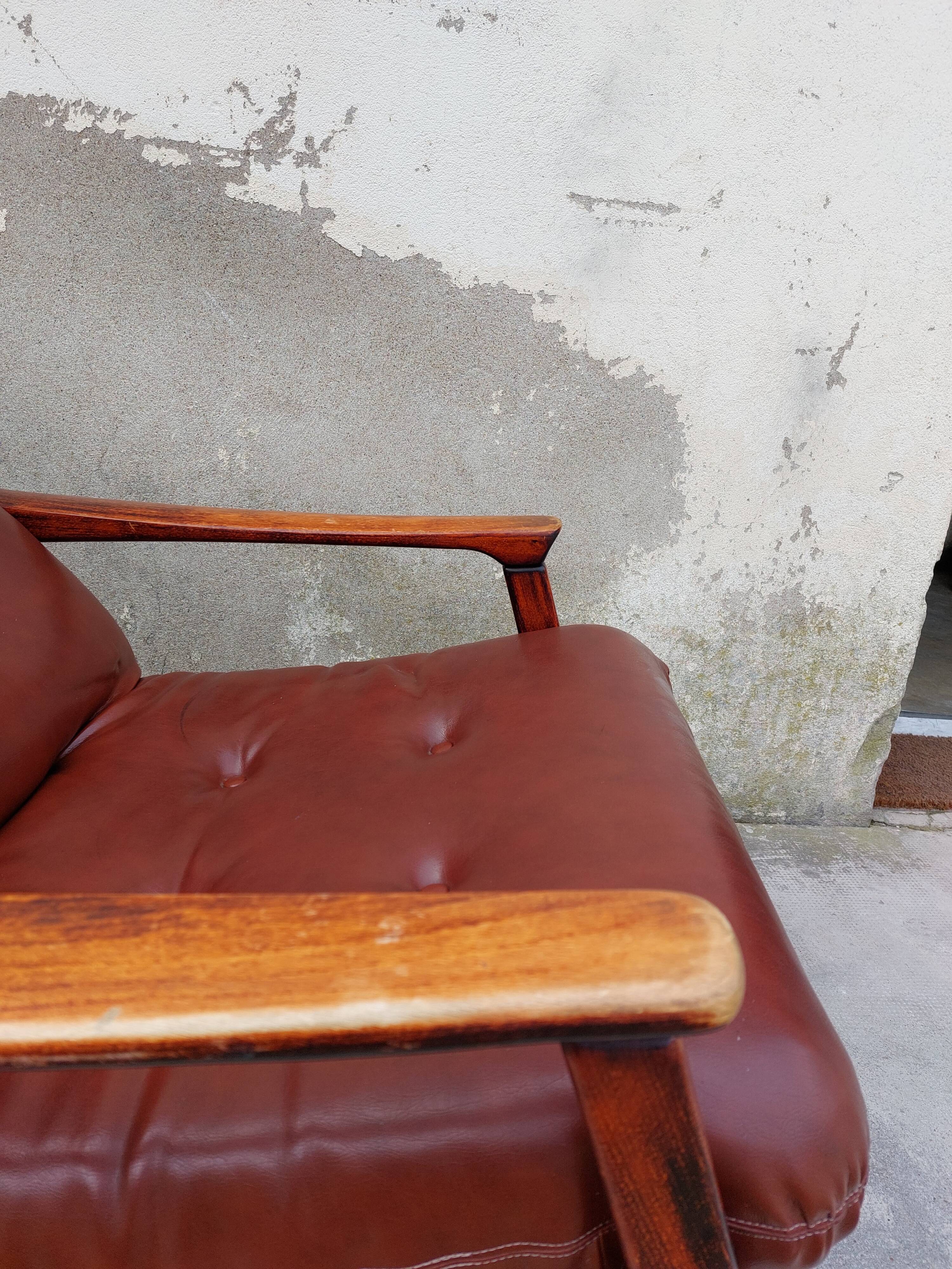 Rotating armchair in vintage skaî 1970