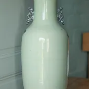 Large Chinese baluster vase in porcelain with bird and flower decoration.