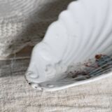 Vintage earthenware shell dish – Floral decoration