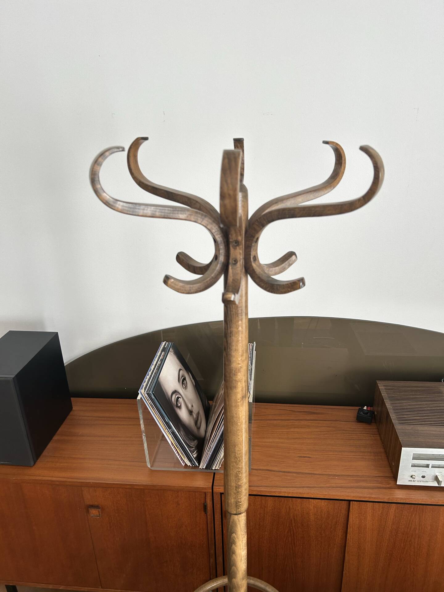 Baumann coat rack, swivelling parrot design from the 60s/70s in wood.