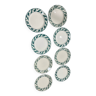 Set of 8 plates