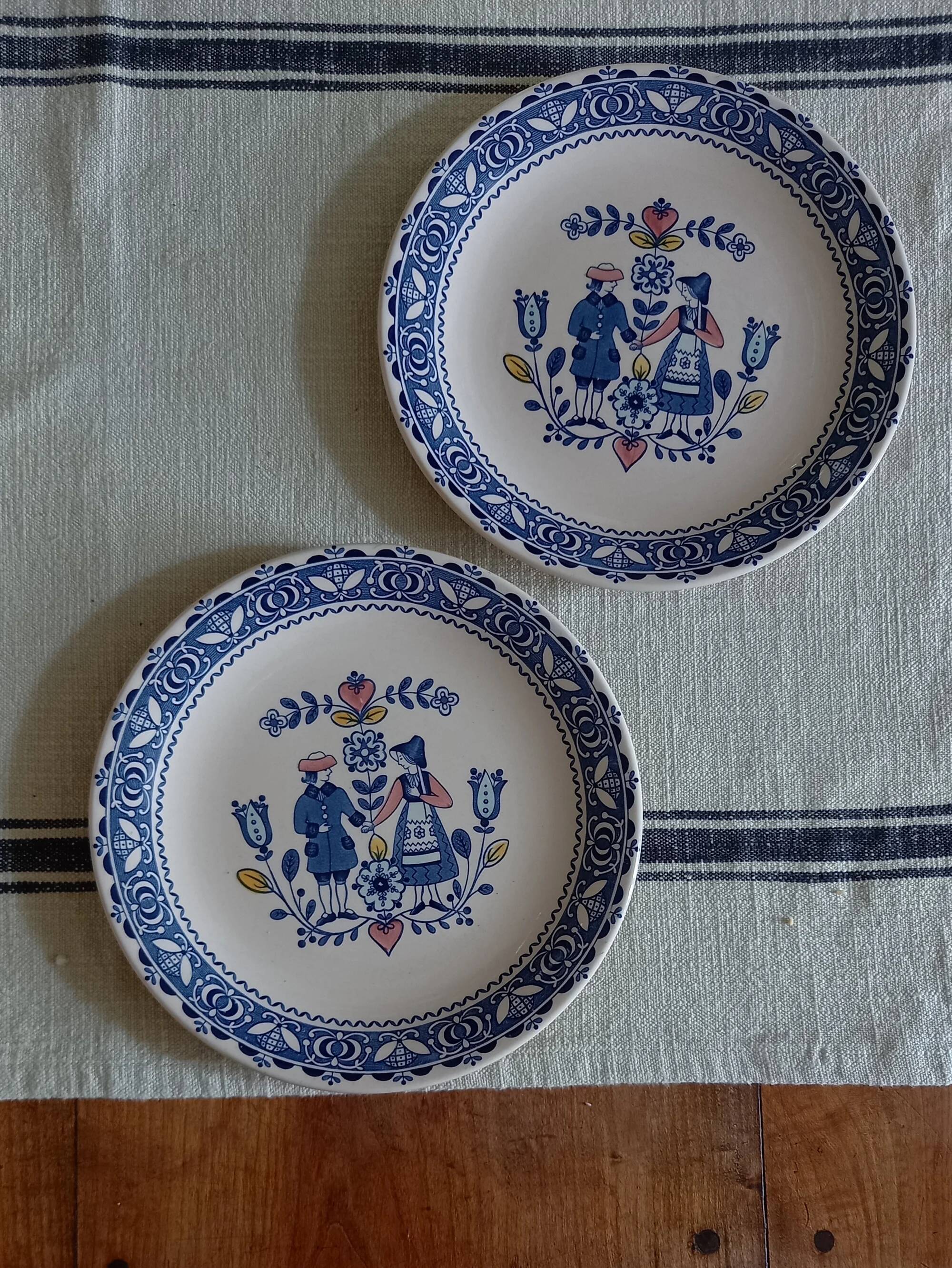 Pair of Johnson Brothers "Hearts & Flowers" dinner plates.