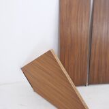 Corner shelf by Tomado