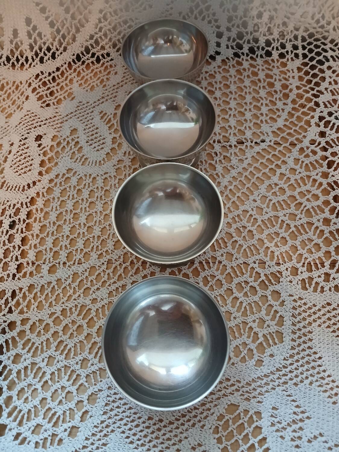 4 stainless steel ice cream/sorbet cups