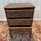 Commode chiffonnier en bois sculpté