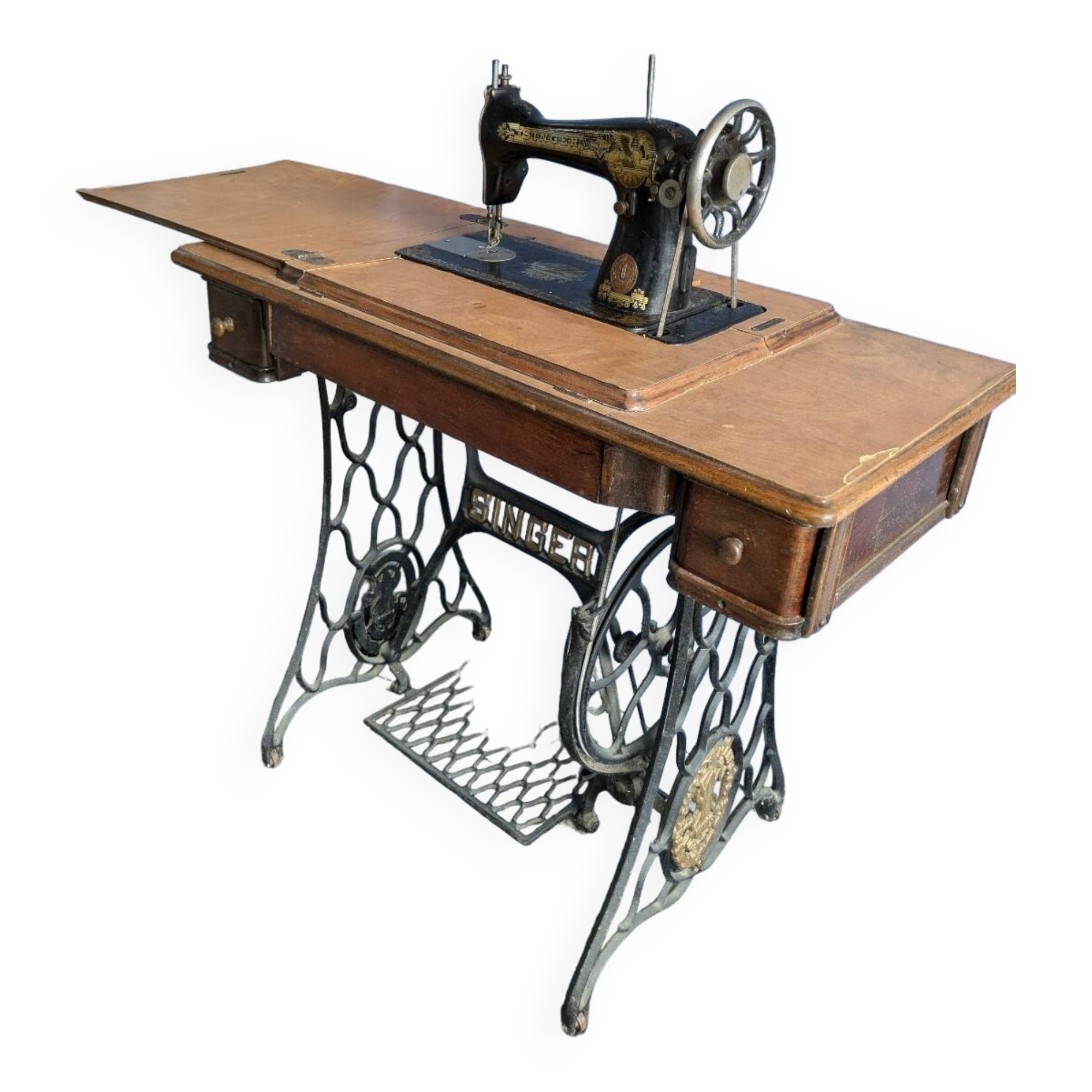 Singer sewing machine with pedal