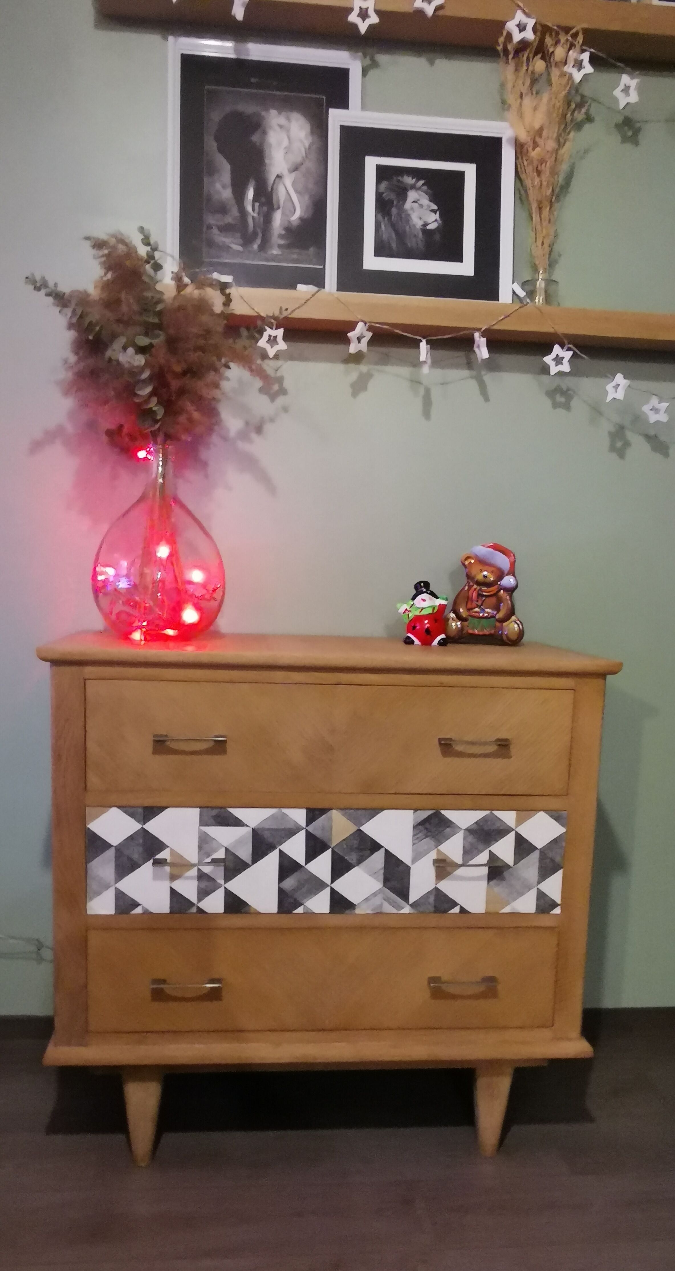 Vintage chest of drawers