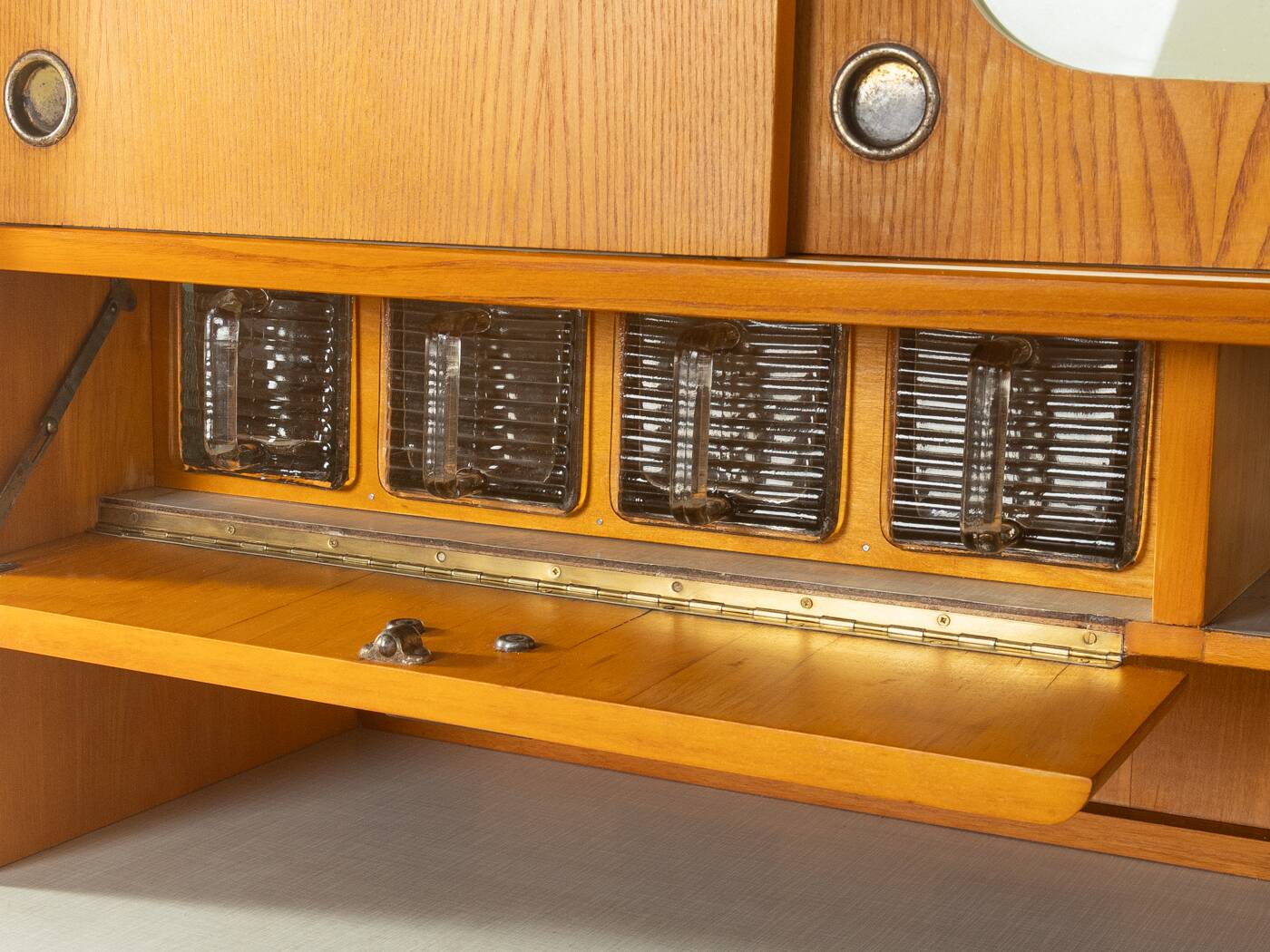 Enchanting two-part kitchen cabinet from the 1950s