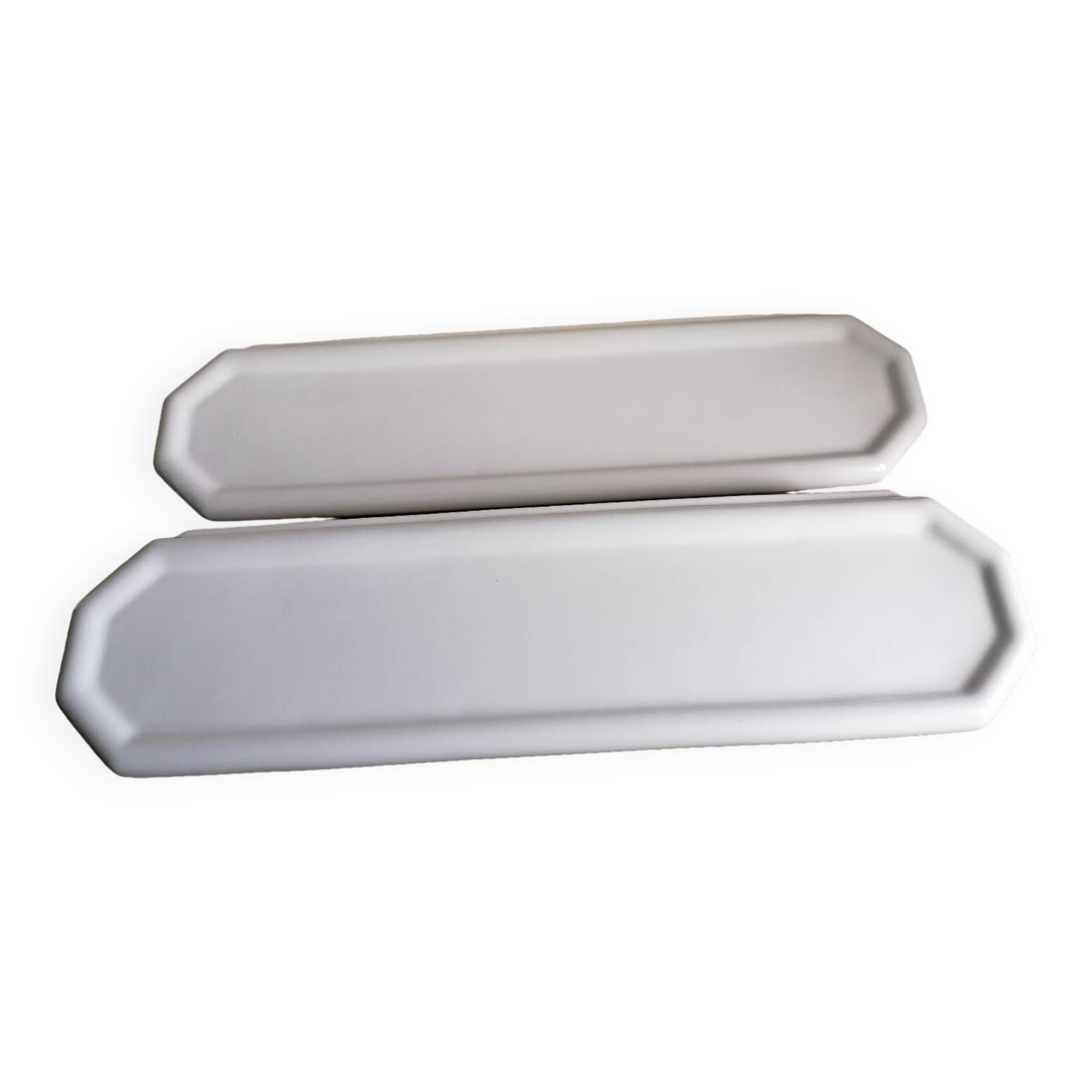 Porcelain wall shelves