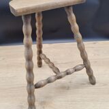 Tripod stool legs half-round balls