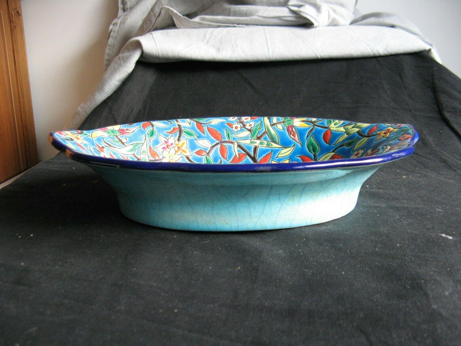 Panière enamels de Longwy decoration turquoise blue background and flowers