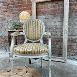 Fauteuil français de style Louis XVI avec revêtement