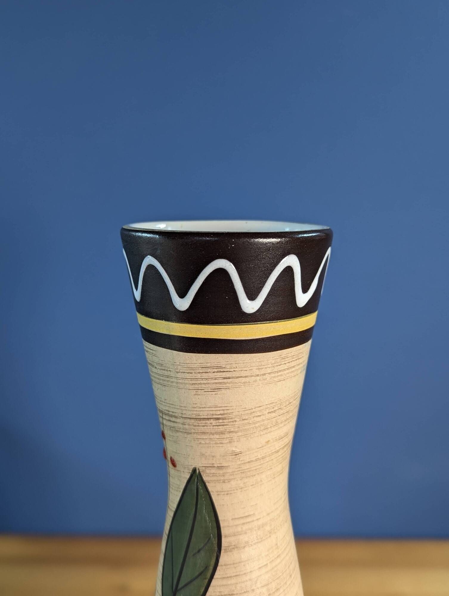 Diabolo vase West Germany MR Keramik leaves styles 70s vintage 28.5cm