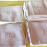 Lot de 11 serviettes monogrammes "FW"