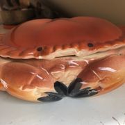 Boîte crabe en faïence signée Michel Caugant