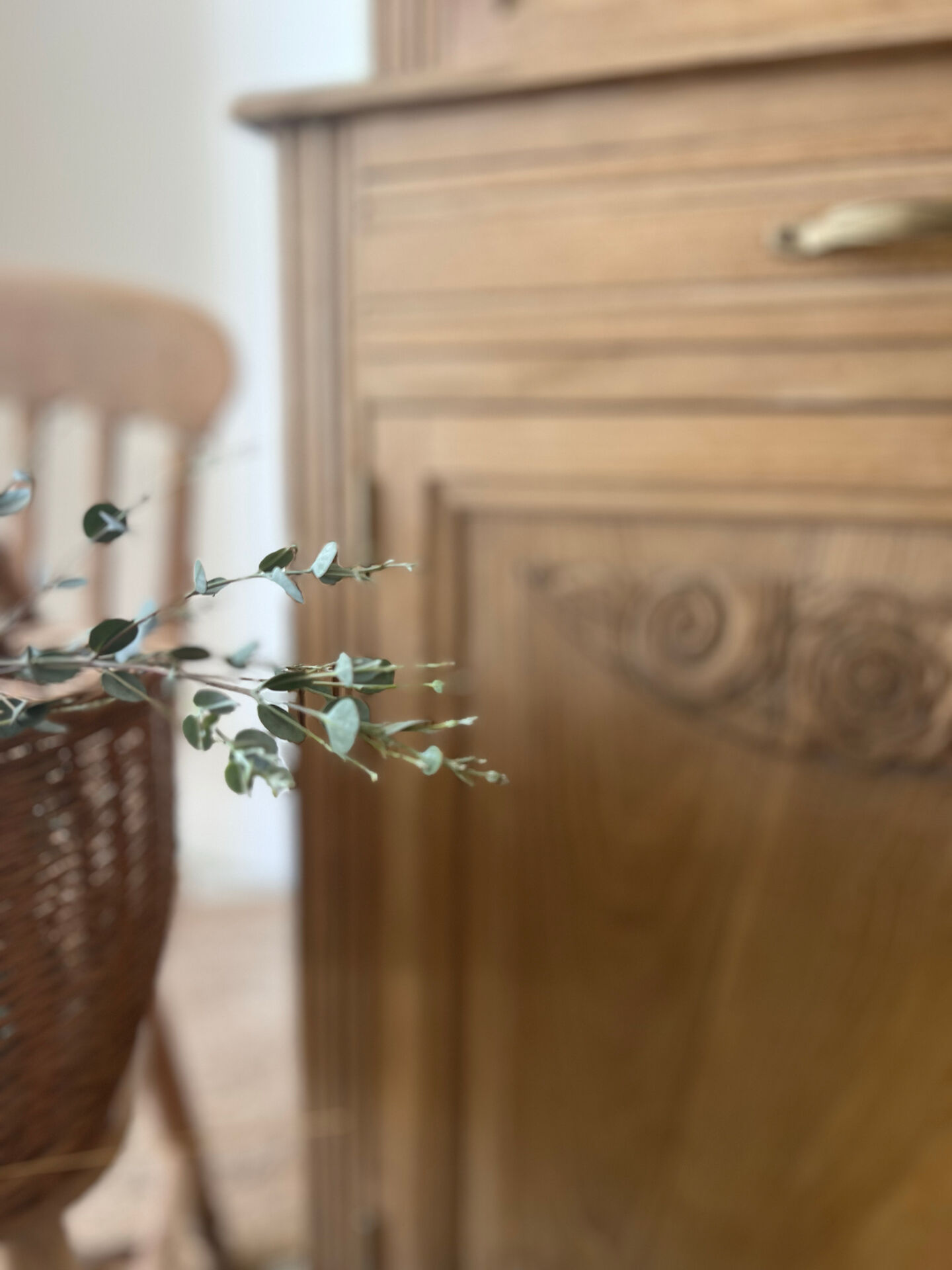Solid wood sideboard