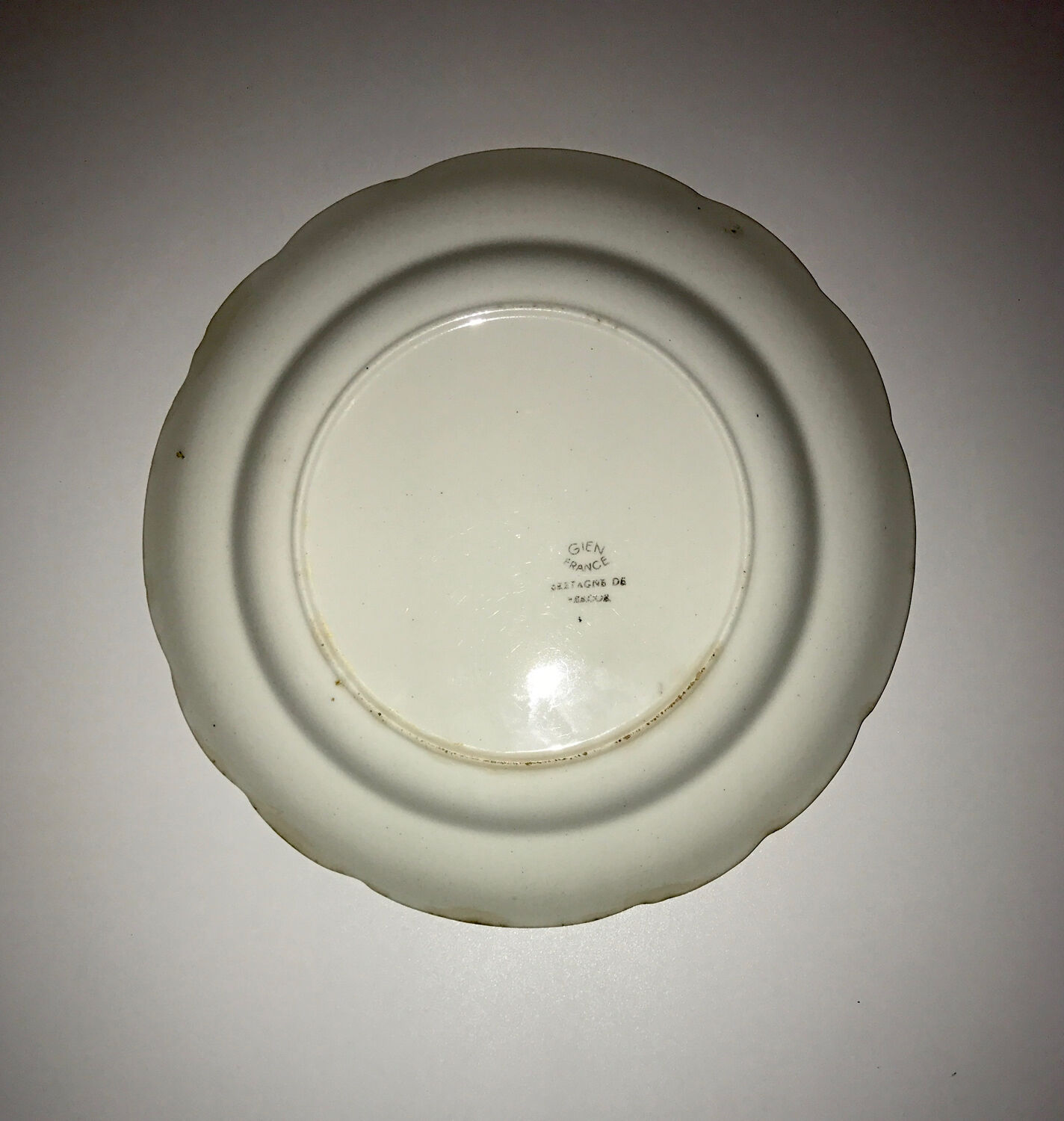 A plate of Gien Brittany from Vercor