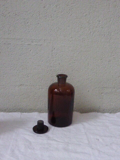 Bottles of pharmacy in amber glass, capacity 1 liter
