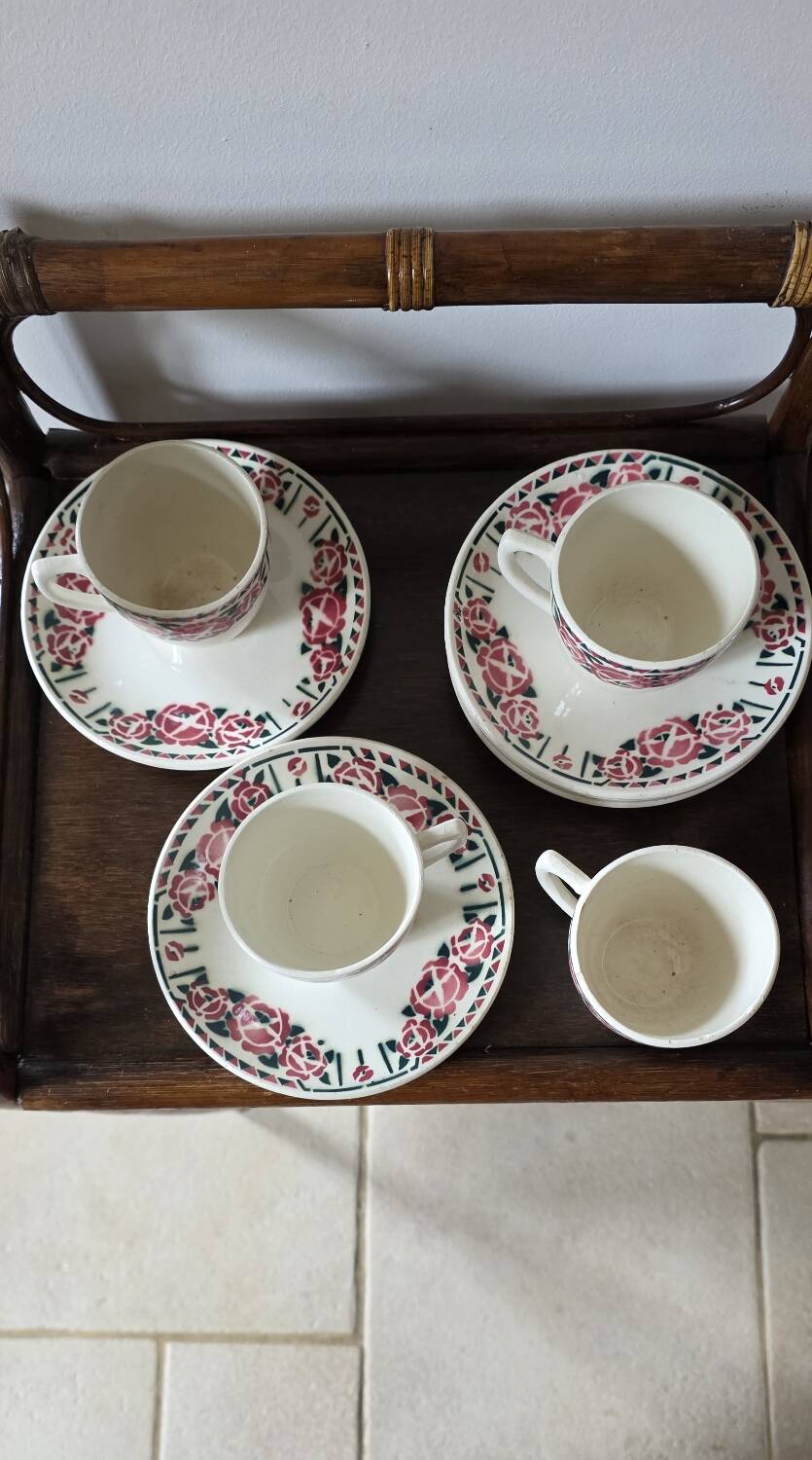 Tasses à café Art Déco décors de roses