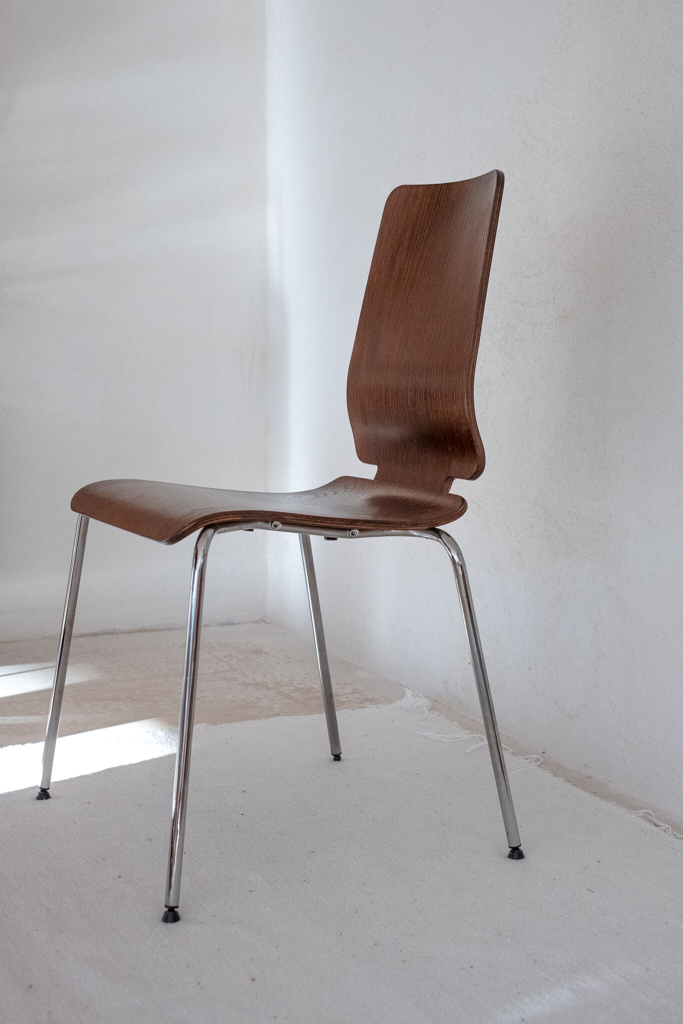 Suite of 6 scandinavian design chairs