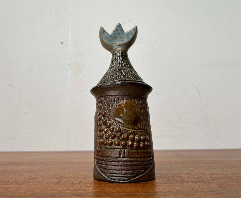 Modern Swedish studio pottery from the mid-century, Bagdad House 2 series by Bertil Vallien for Gustavsberg 1960s.