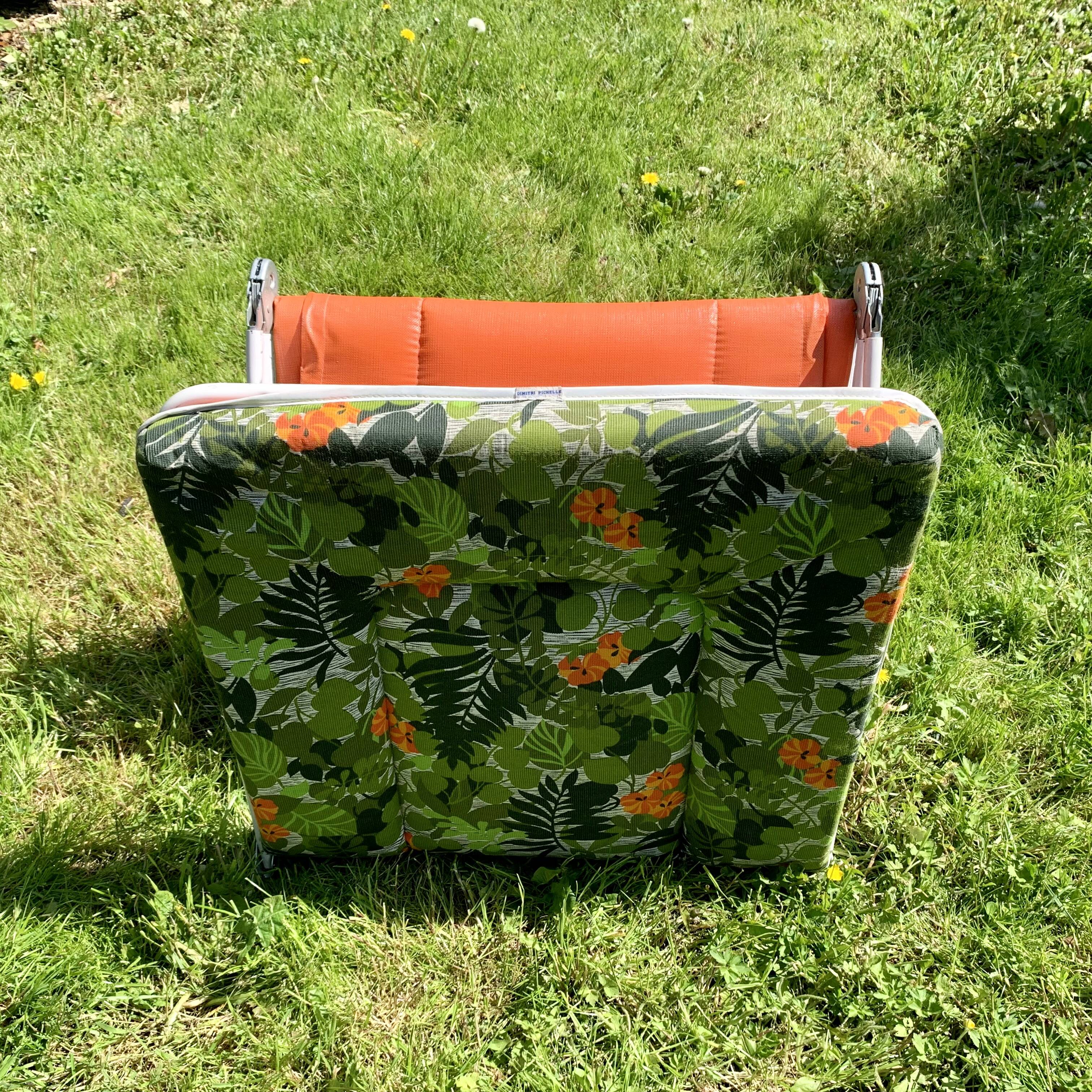 Bain de soleil vintage - transat au décor floral