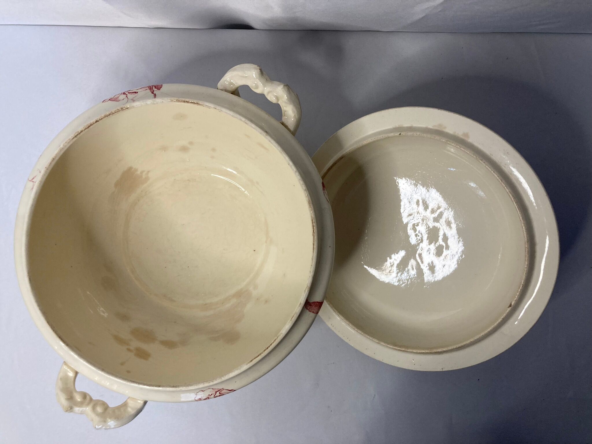 Gien, former iris earthenware model soup kitchen around 1940