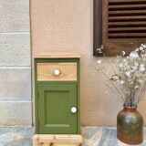 Pine bedside table with a green and raw wood makeover