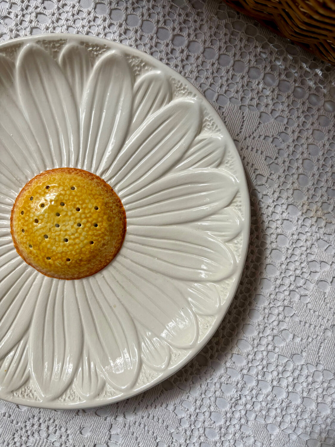 Assiette de présentation apéritif barbotine marguerite
