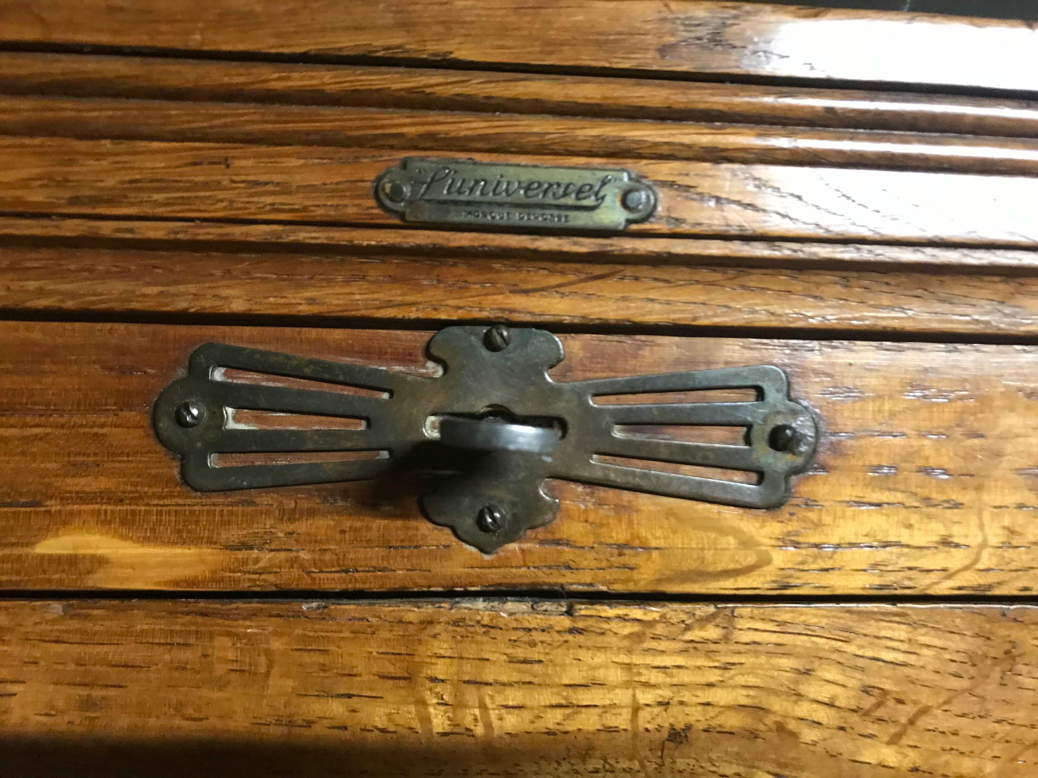 Notary curtain cabinet 1900