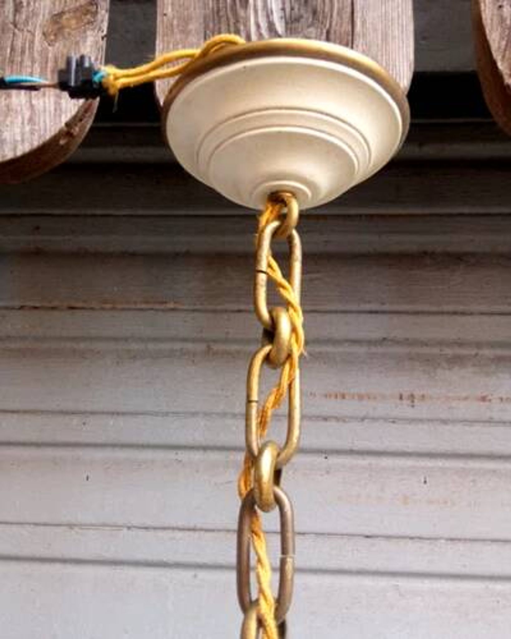 Rare chandelier with 5 lights in bronze and lacquered brass - Circa 1940 - in working condition.