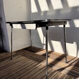 Formica table with marble motif, with drawer and its 3 chairs.