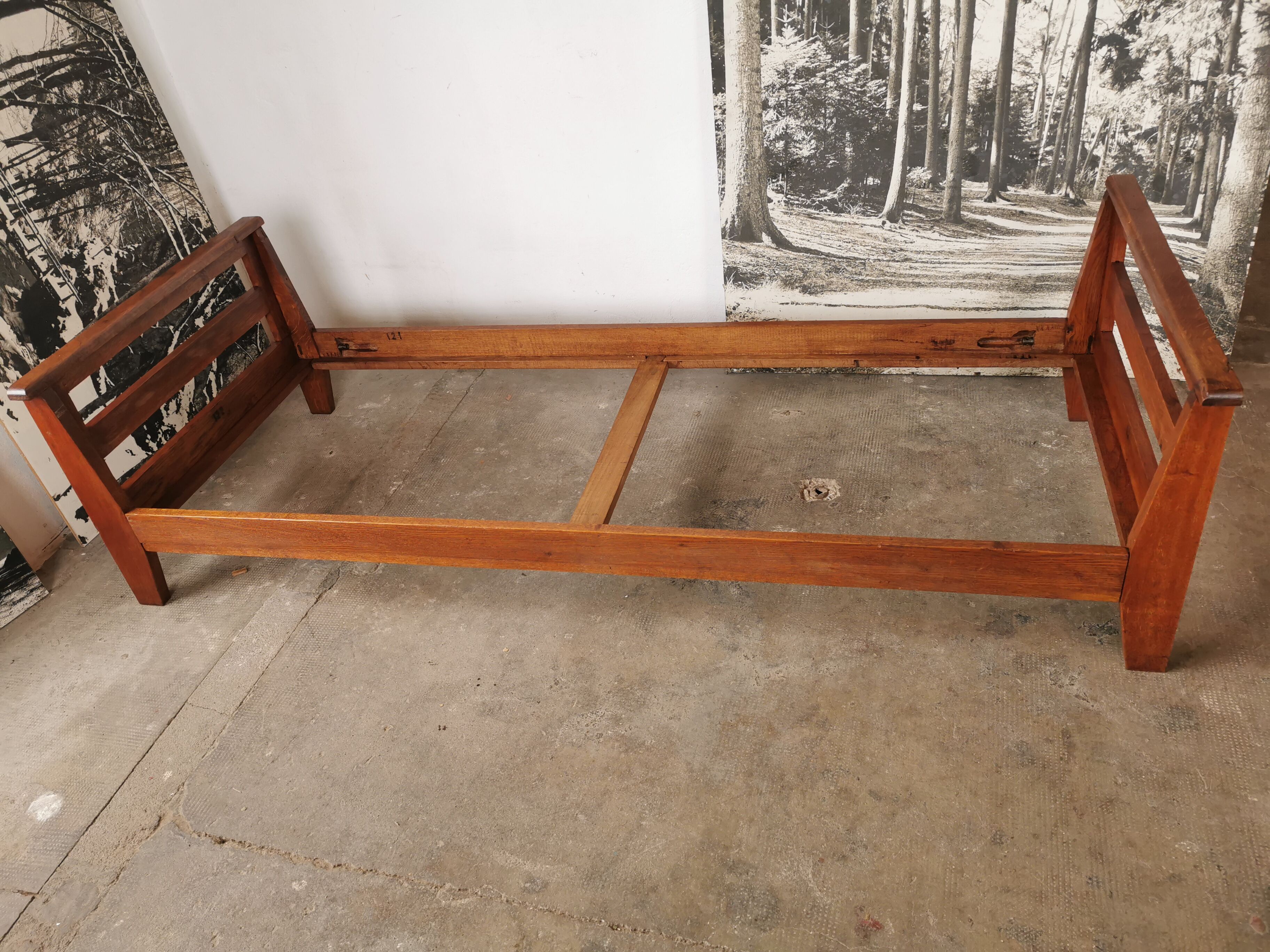 Mru bed René Gabriel, reconstruction