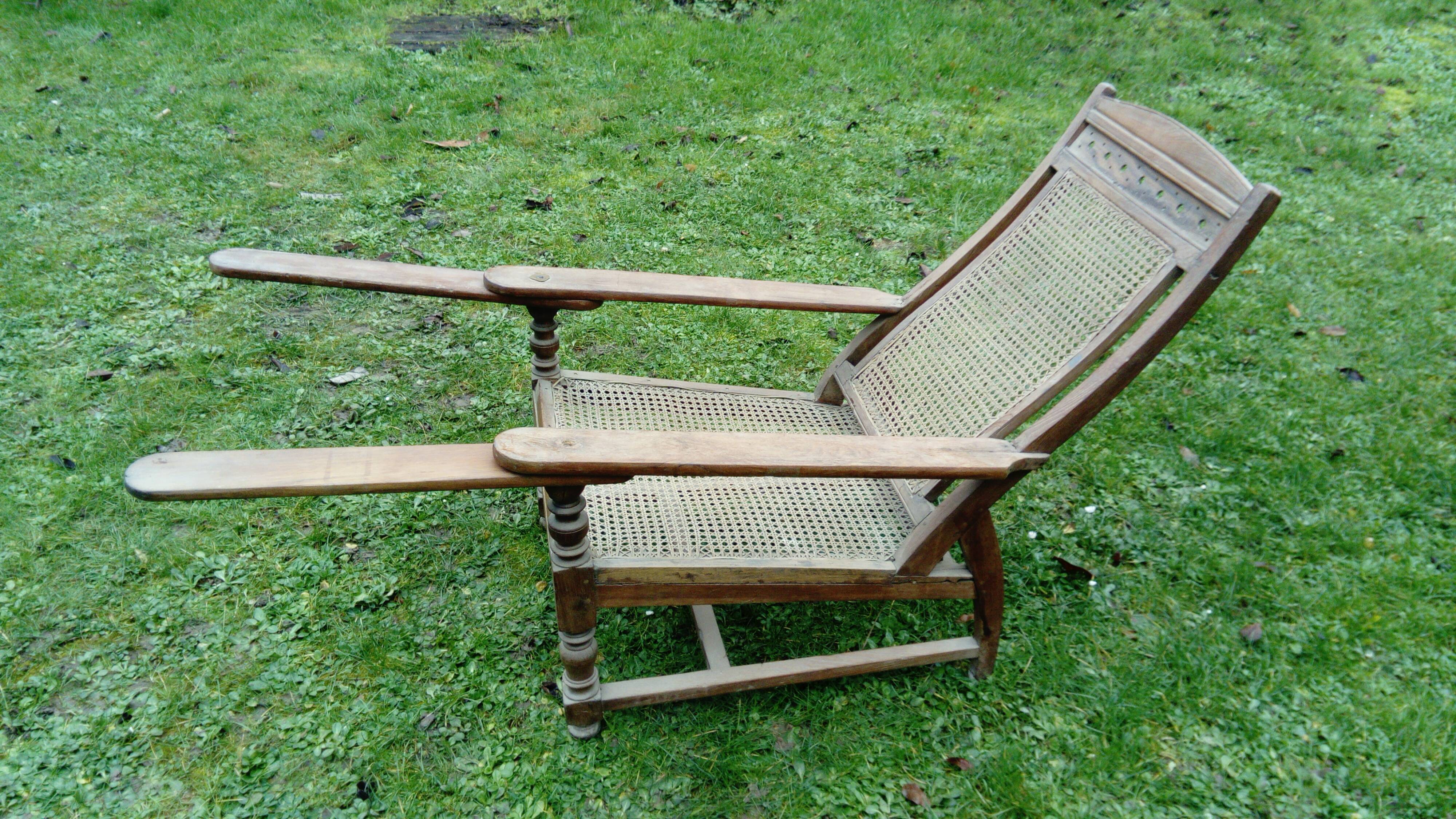 Fauteuil colonial avec repose pieds