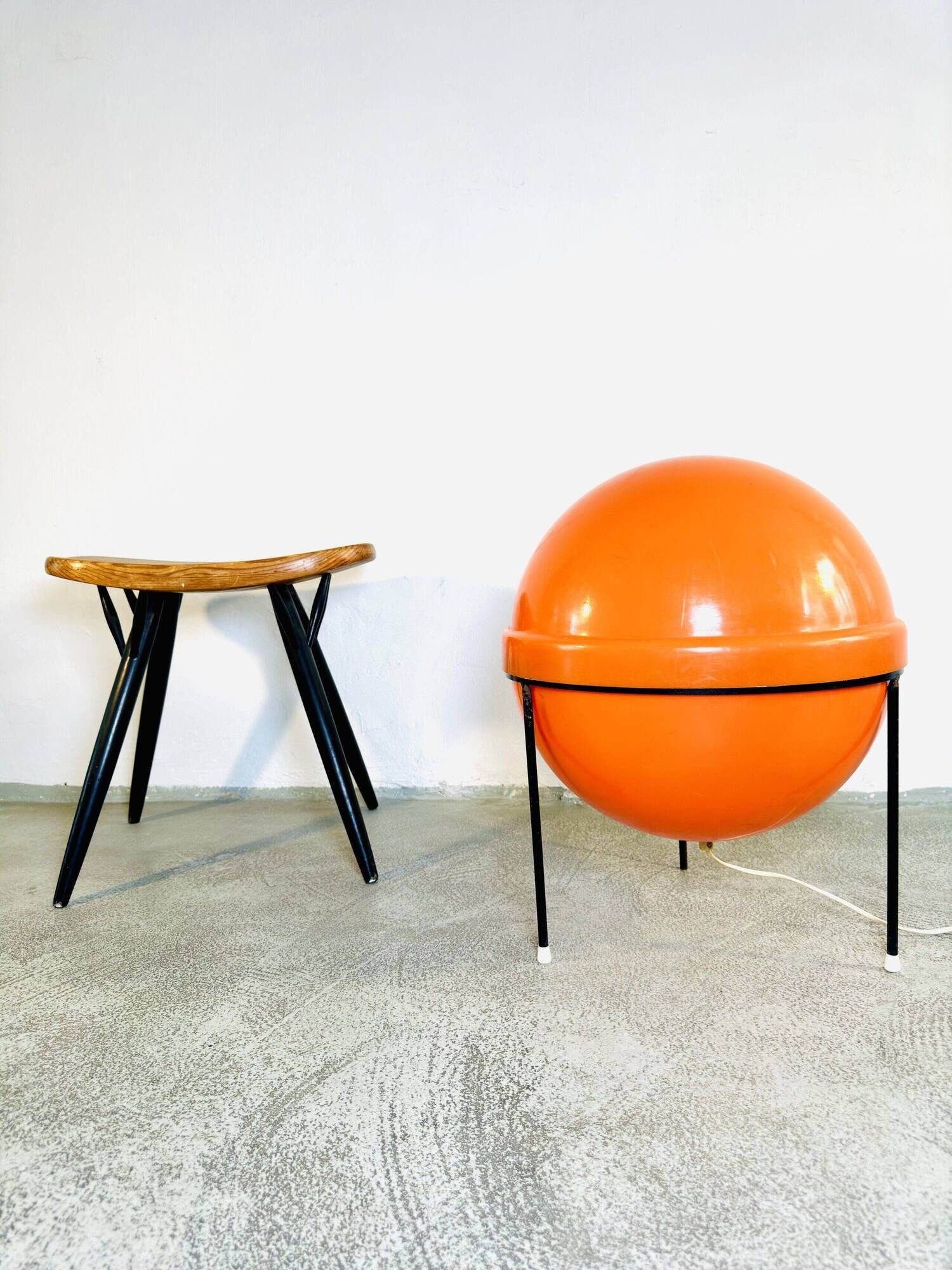 Large Space Age Tripod Sphere Floor Lamp In Orange By Unknown Designer, Around 1960S