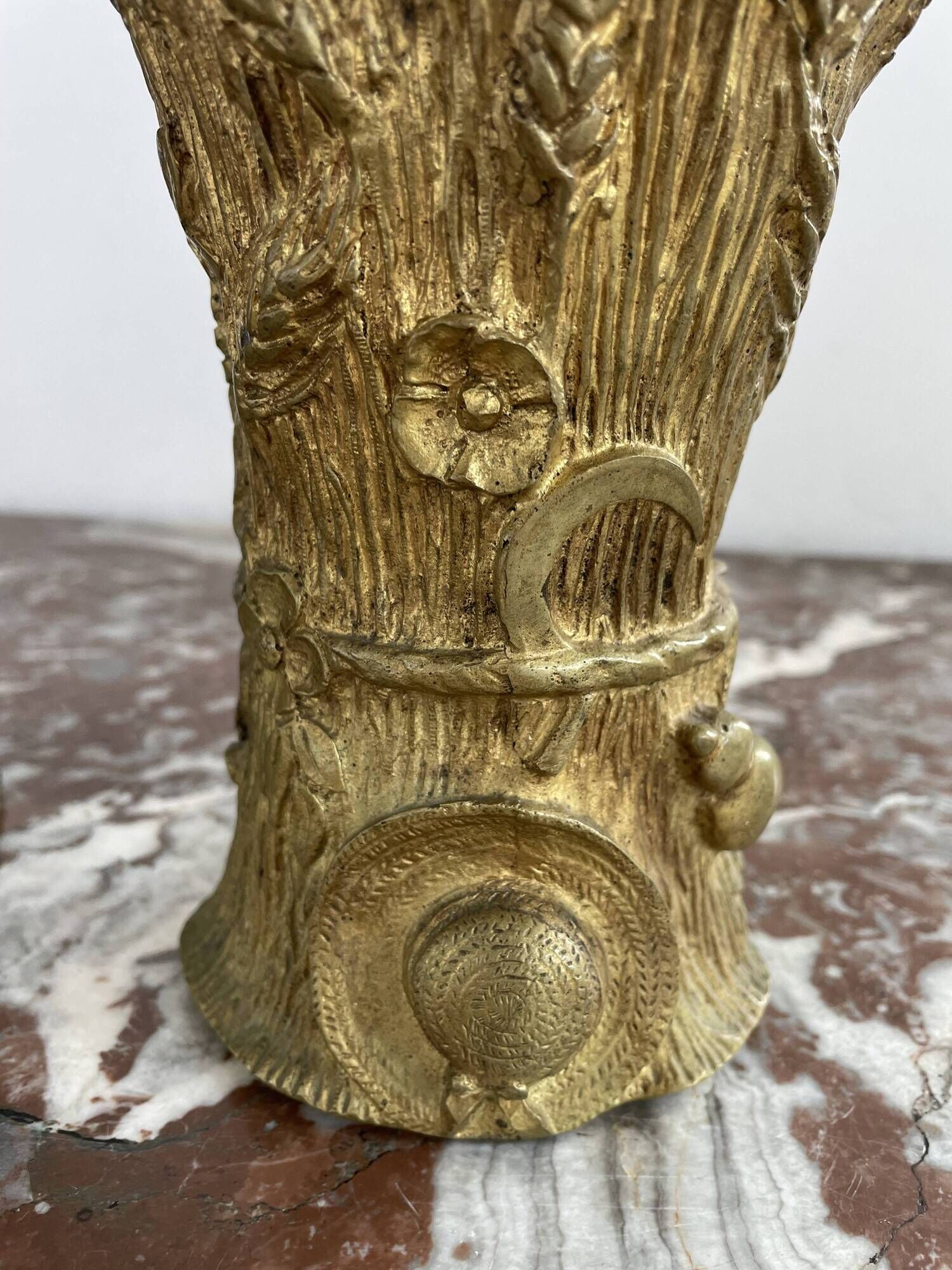 Pair of vases, solid bronze, gilded, early 20th century work, dove decoration, sheaf of wheat, art